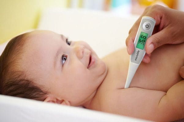 Cách sử dụng nhiệt kế điện tử đo thân nhiệt ở nách Cách sử dụng nhiệt kế điện tử đo thân nhiệt ở nách