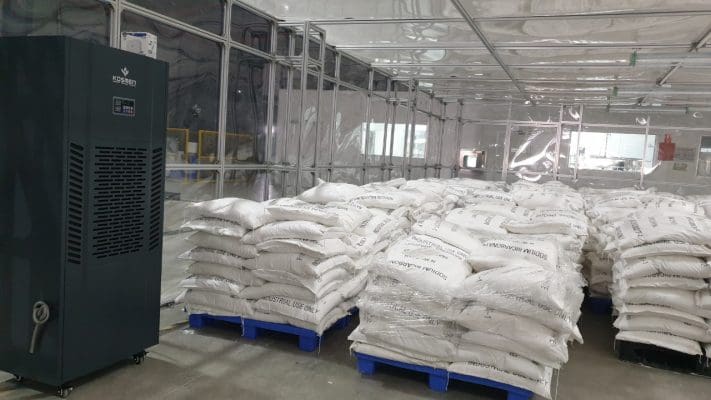 Kiểm soát độ ẩm trong kho là điều cấp thiết